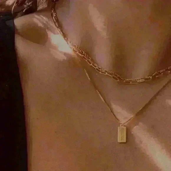 NWT 18K Gold Plated Minimalist Paper Clip Cain Link Layering Necklace - Picture 4 of 16